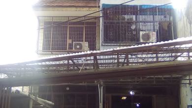 Ruko Gandeng 5 Lantai Bonus Toko Material di Tambora, Jakarta Barat