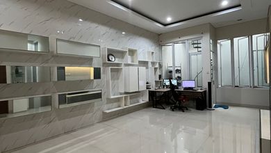 Rumah Mewah di Kelapa Gading, Jakarta Utara, 5 Kamar Tidur, LT 160m²