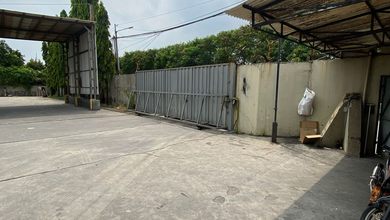 Gudang Luas Lokasi Strategis Cocok untuk Usaha Logistik di Kapuk Kamal Raya, Jakarta Barat