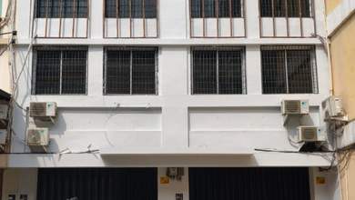 Ruko Gandeng 2 Unit 4 LT di Komplek Ruko Cempaka Mas, Jakarta Pusat
