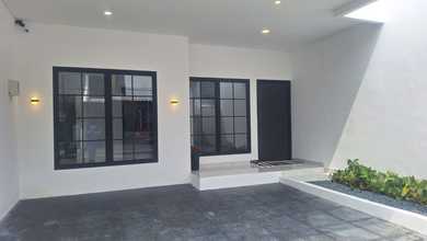 Rumah Siap Pakai di Area Graha Raya, Tangerang Selatan, LT 98m²