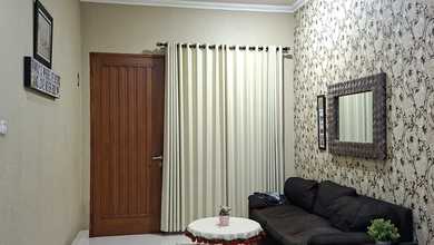 Jual Rumah Megah Luas 120 m2 Area Graha Raya, Tangerang Selatan