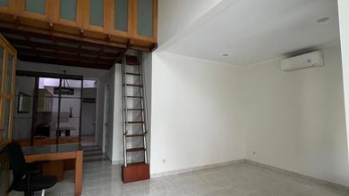 Disewakan Rumah Minimalis Kawasan Taman Surya, Jakarta Barat, Luas  120 m2