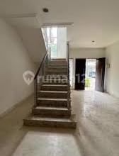 Rumah Area Premium Golf Island, Jakarta Utara - Harga Menarik 3,8 Miliar