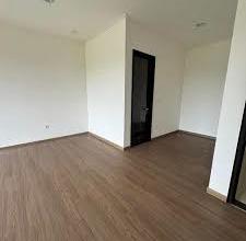 Dikontrakkan Rumah Murah di Golf Island, Jakarta Utara, LT 250m²