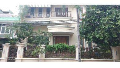 Disewakan Rumah Minimalis Kawasan Kelapa Gading, Jakarta Utara, Luas  329 m2
