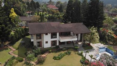 Dijual Murah VILLA COOLIBAH 5800M2 SANGAT BAGUS FURNISH KOLAM RENANG HANYA 10M 