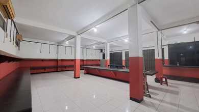 Disewakan ruko gandeng luas lokasi strategis pinggir jalan raya buaran tangsel parkiran luas