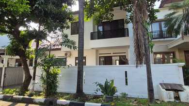 Dikontrakkan Rumah Murah di Lebak Bulus, Jakarta Selatan, LT 240m²
