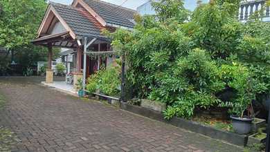 Rumah Area Luxury Serpong, Tangerang Selatan - Harga Terbaik 3 Miliar