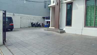 Dijual Commercial bulding cocok untuk kantor atau kos kosan lokasi strategis