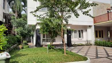For Sale rumah Mewah di Ciputat, Tangerang Selatan - LT 249m²