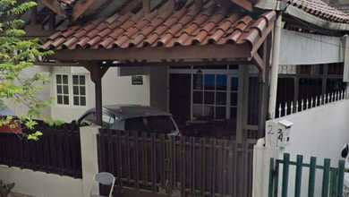 Penawaran Eksklusif, rumah Prestisius di Taman Meruya, Jakarta Barat, LB 170m²