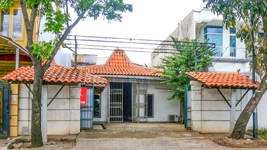 Rumah Elit Luas 240 m2, di Kav DKI, Jakarta Barat