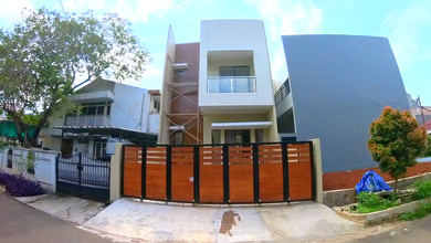 Rumah Mewah di Kedoya Baru, Jakarta Barat, 3 KT, LT 98m²