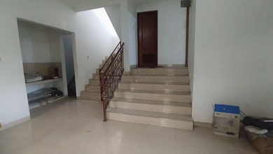 Hunian Elegan di Duri Kepa, Jakarta Barat, 3 Kamar Tidur, LT 165m²