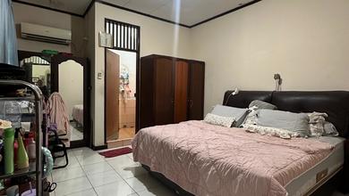 Hunian Elegan di Sunrise Garden, Jakarta Barat, 5 Kamar Tidur, LT 220m²