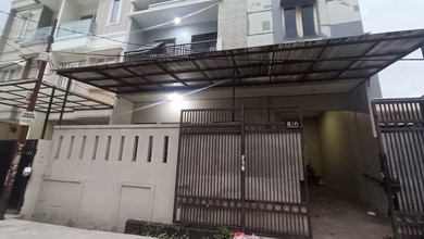 Disewakan Rumah Terjangkau di Taman Ratu, Jakarta Barat, LT 150m²