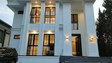 Villa Brand New 3 Lt Di Istana Bunga Bandung Bersih Nyaman Ada Kolam Renang Harga Afforable 