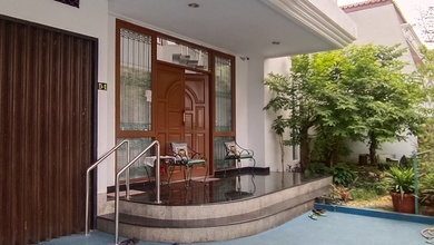 Hunian Mewah di Kedoya Selatan, Jakarta Barat, 4 KT, LT 283m²