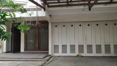 Hunian Prestisius di Kawasan Kedoya, Jakarta Barat, LB 350m², Harga 5 Miliar