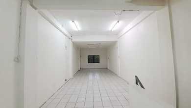 3 Lantai Akses Jalan Raya