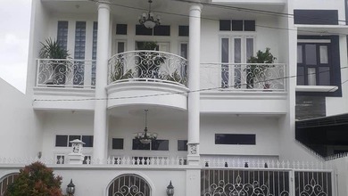 Penawaran Langka, rumah Prestisius di Karang Tengah, Tangerang, LB 265m²