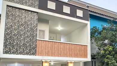 Rumah Elite di Kawasan Taman Royal, Tangerang, LB 282m², Harga 3,3 Miliar