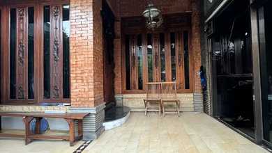 Hunian Mewah di Kawasan Utan Kayu, Jakarta Timur, LB 300m², Harga 3,2 Miliar