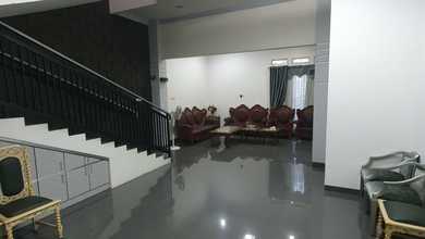 Penawaran Eksklusif, rumah Mewah di Duren Sawit, Jakarta Timur, LB 400m²