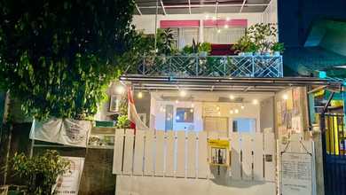 Penawaran Eksklusif, rumah Prestisius di Duren Sawit, Jakarta Timur, LB 234m²