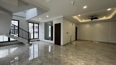 Hunian Mewah di Muara Karang, Jakarta Utara, 4 KT, LT 300m²