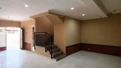 Rumah Sewa Nyaman Lokasi Muara Karang, Jakarta Utara, LB 336m²