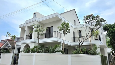 Rumah Elegan di BSD Kencana Loka, Tangerang, 5 KT, LT 220m²