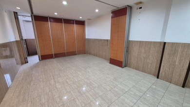 Ruko 4 Lantai Sudah Renov di Kelapa Gading Parkiran Luas Cocok Untuk Usaha, Gudang Atau Kantor