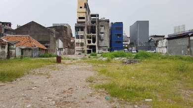 Tanah Luas 3593 m2 Area Strategis Gajah Mada, Dijual Terjangkau