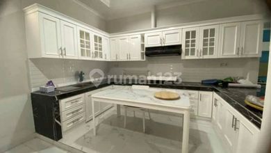 Rumah Elite di Kawasan Taman Grisenda, Jakarta Utara, LB 300m², Harga 6,9 Miliar