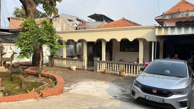Kesempatan Eksklusif, rumah Prestisius di Kramat Jati, Jakarta Timur, LB 300m²