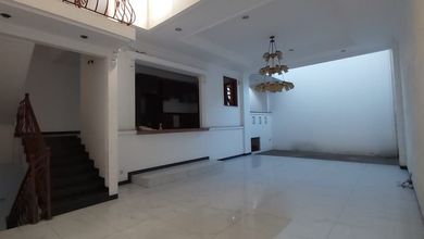 Dijual rumah Mewah di Permata Buana, Jakarta Barat - LT 250m²