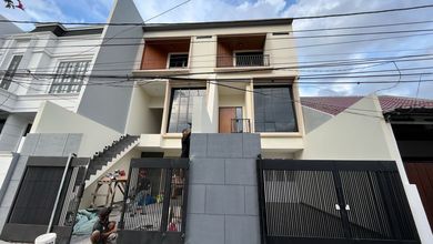 Penawaran Langka, rumah Prestisius di Tomang, Jakarta Barat, LB 192m²