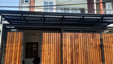 Hunian Mewah di Kawasan Jelambar, Jakarta Barat, LB 280m², Harga 5,75 Miliar