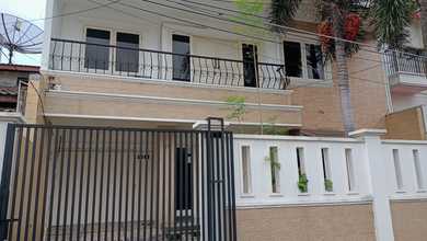 Rumah Elegan di Duri Kepa, Jakarta Barat, 5 KT, LT 367m²