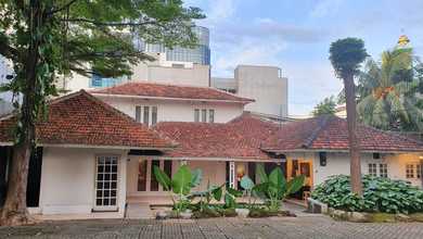 Kesempatan Langka, rumah Mewah di Mampang Prapatan, Jakarta Selatan, LB 429m²