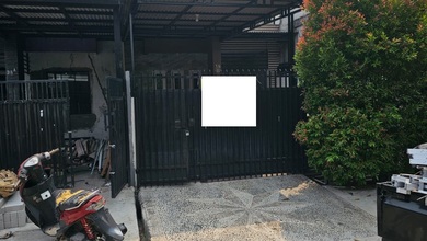 Dijual Rumah Strategis di Taman Royal, Tangerang - LT 100m²