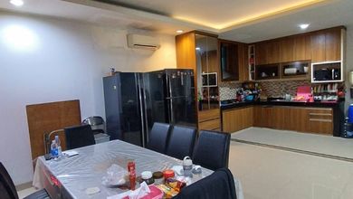 Rumah Premium di Green Lake City, Jakarta Barat, LT 360 m2