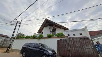 Dijual rumah Eksklusif di Rempoa, Tangerang - LT 300m²