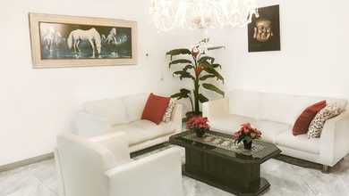Penawaran Langka, rumah Mewah di Green garden, Jakarta Barat, LB 494m²