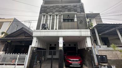Rumah Elegan di Buaran, Jakarta Timur, 4 Kamar Tidur, LT 114m²