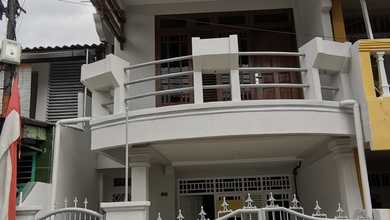 Kesempatan Rumah di Pondok Kelapa, Jakarta Timur, LB 108m², Harga 1,2 Miliar