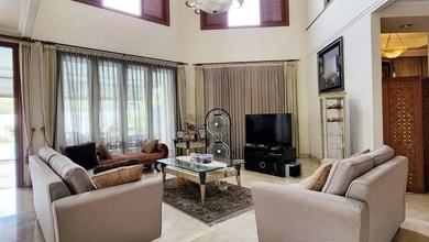 Penawaran Langka, rumah Mewah di Pondok Indah, Jakarta Selatan, LB 700m²